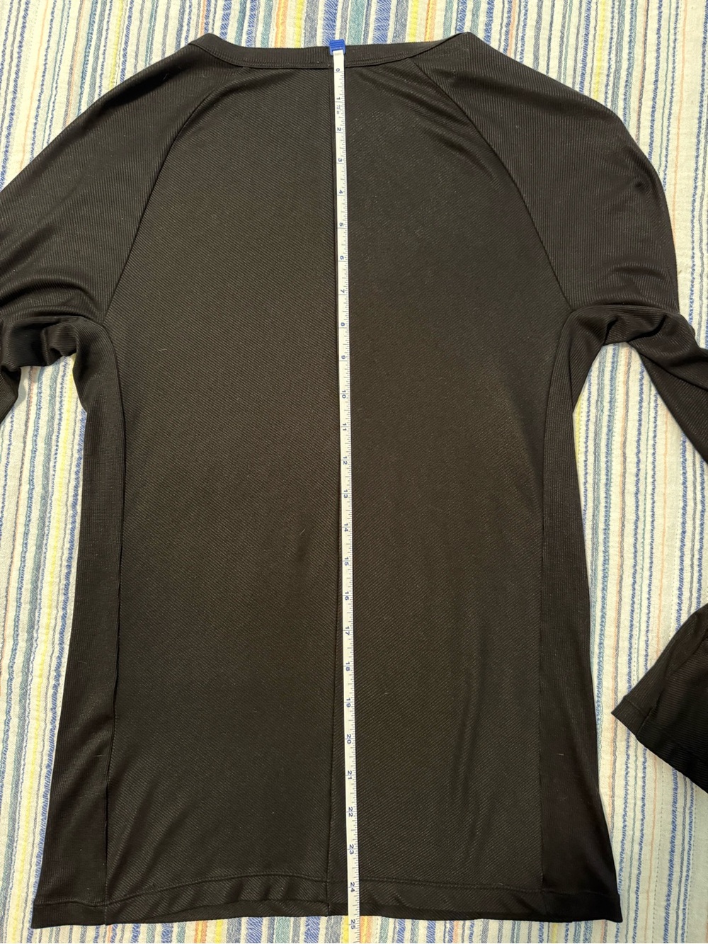Uniqlo Black Long Sleeve Performance Shirt Womens medium